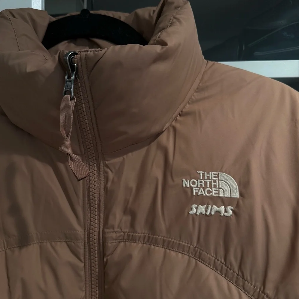 The North Face SKIMS Brown Puffer Jacket M - Picture 3 of 8